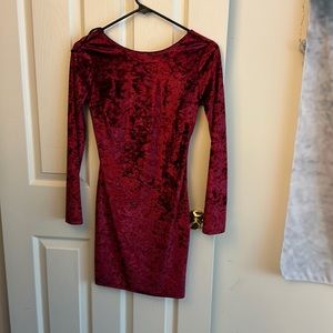 Women’s lulus velvet cocktail dress